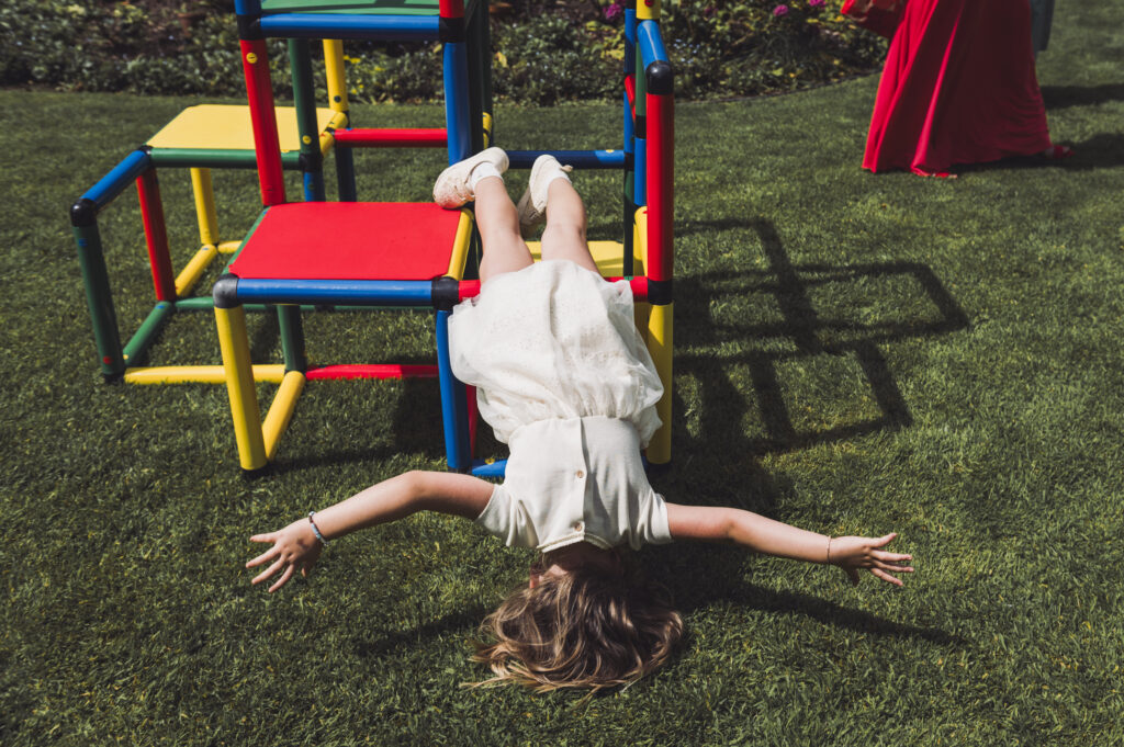 Kinderen op een trouwfeest