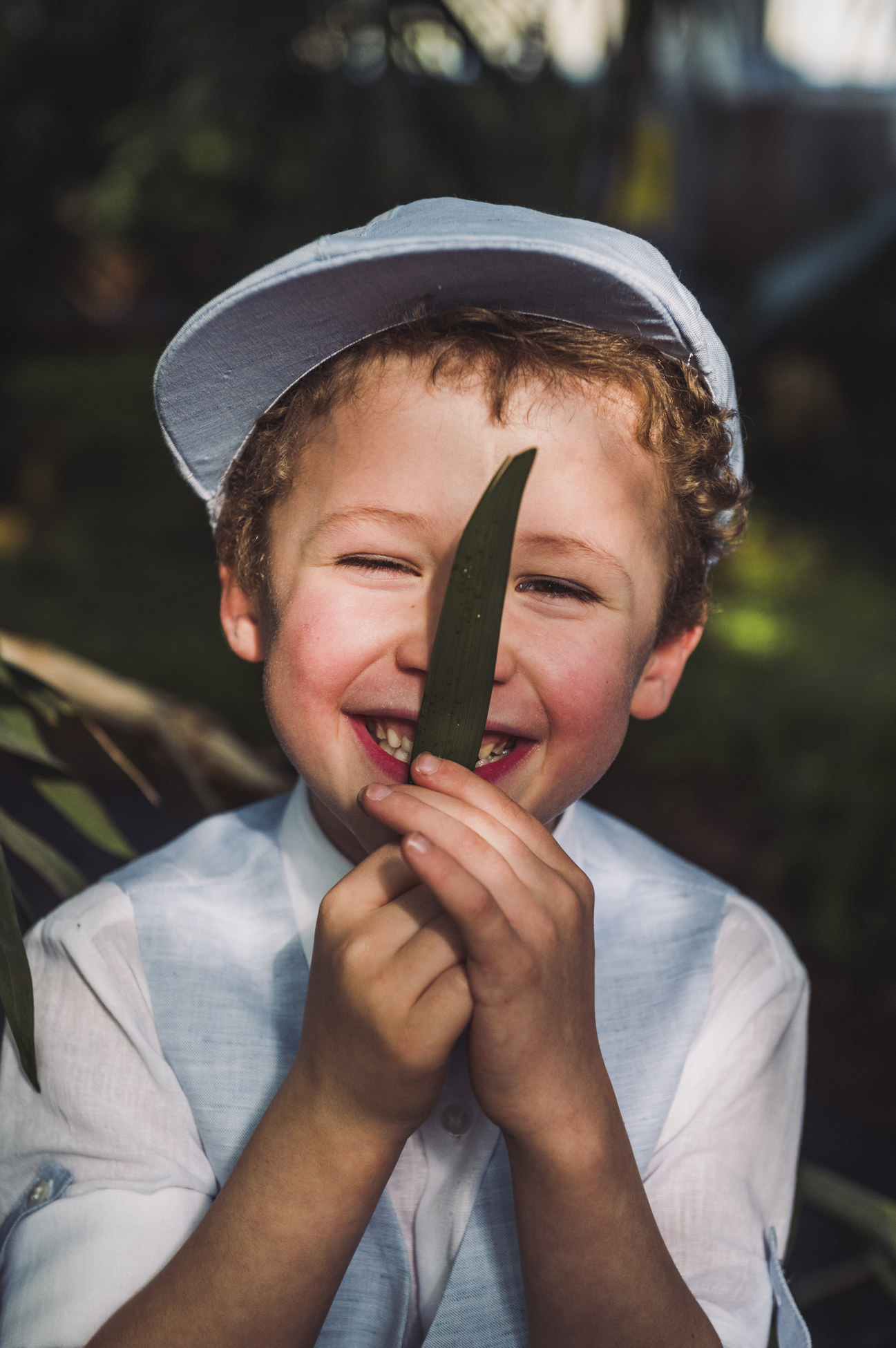 Communie en lentefeest fotografie ontdeugende jongen
