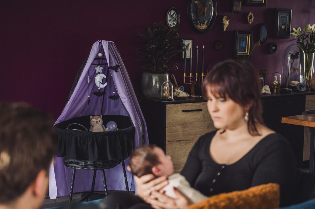 Fotoreportage thuis pasgeboren baby halloween thema