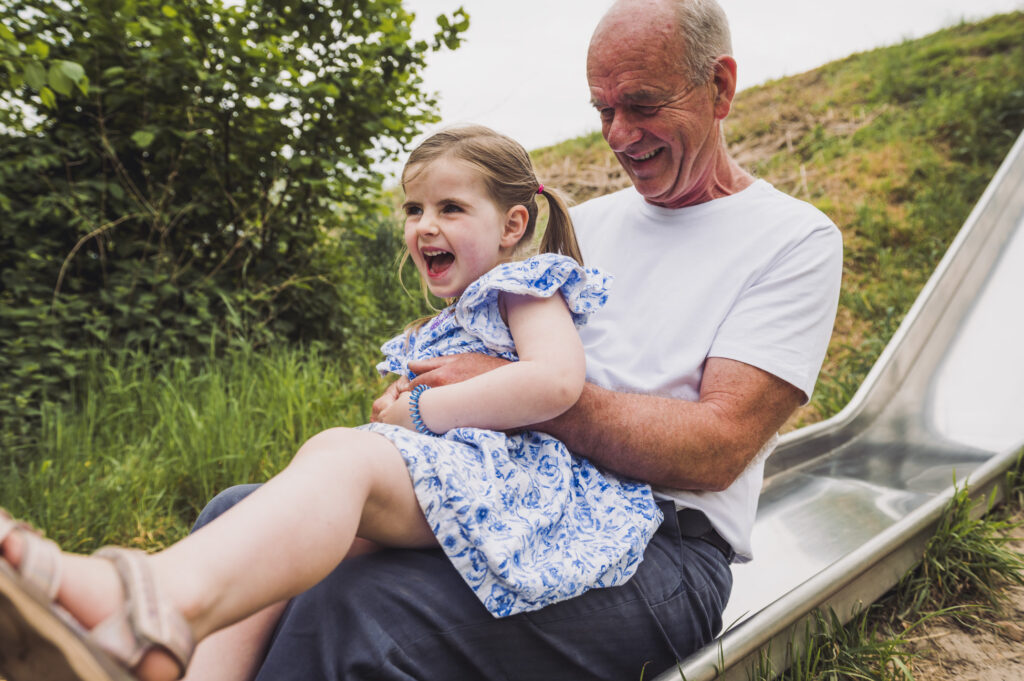 Samen spelen met opa